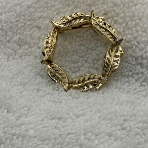 Elegant Gold tone Olive Leaf Crown Brooch Judaica Hexagon
